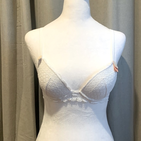 Etam Other - NWT - Etam White Adjustable Push-up Lace Bra Size B